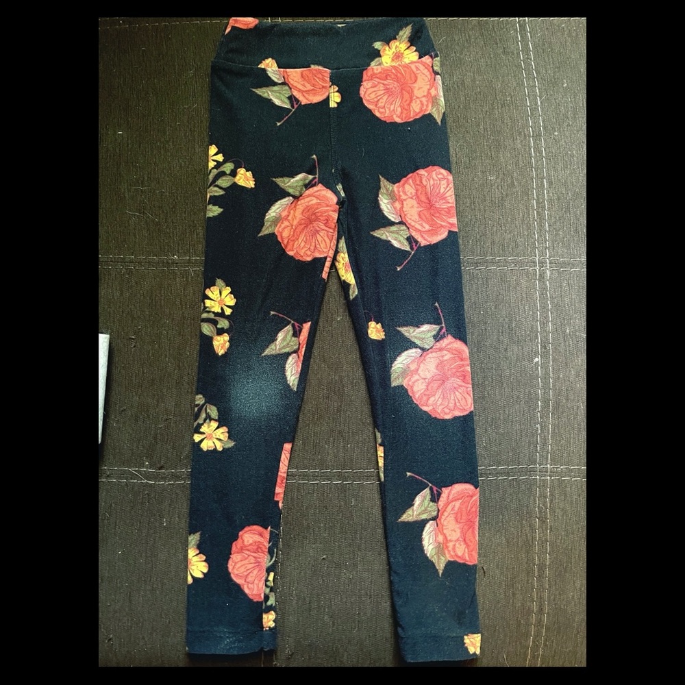 Lularoe kids leggings Size S/M